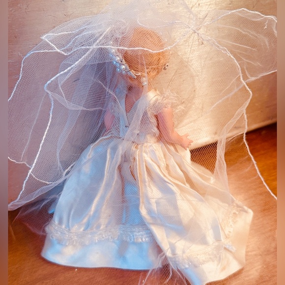 7 Vintage Doll Collection in Pink, White, Gold, Blue and Orange - Picture 7 of 16